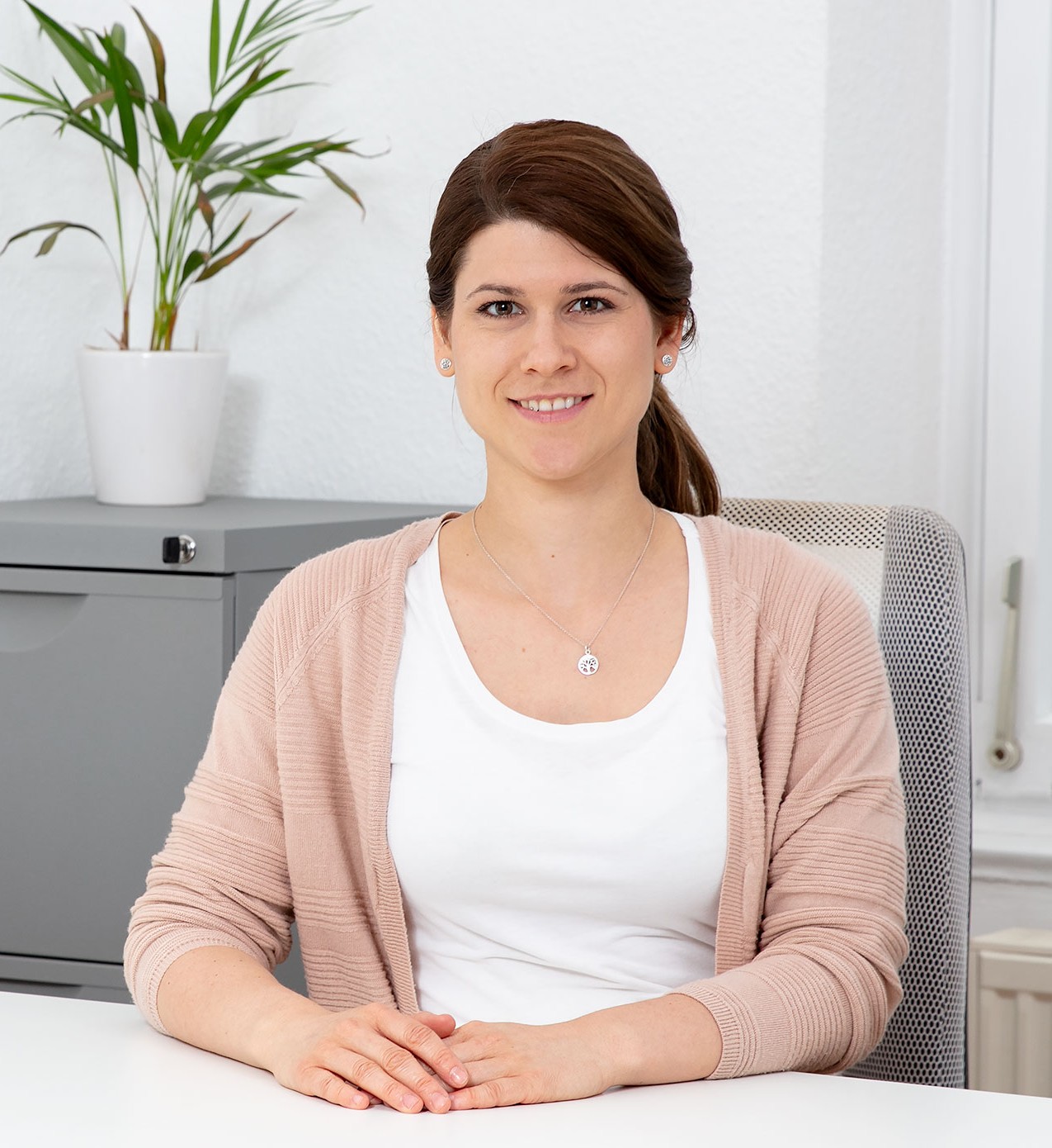 Lena Pasqualini, Logopädin